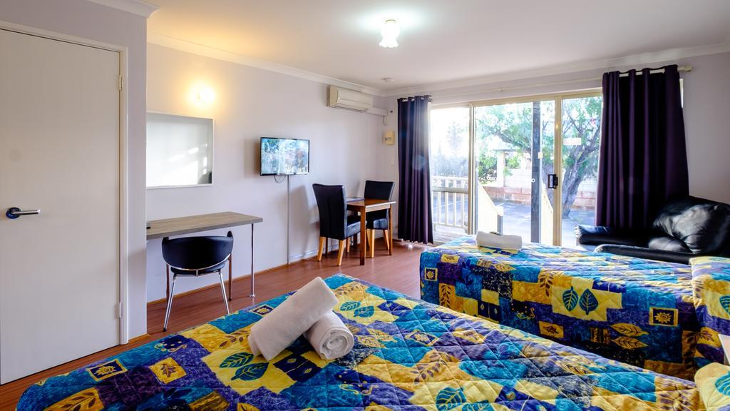 ホテル Australind Tourist Park エクステリア 写真