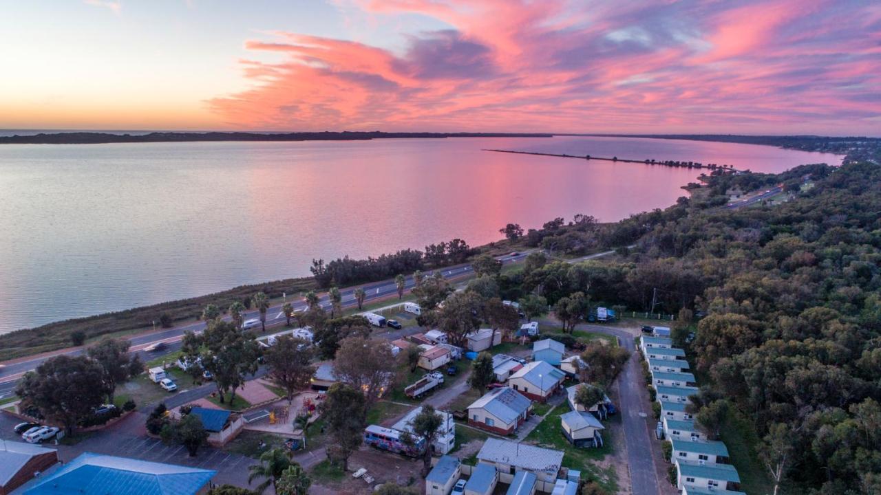ホテル Australind Tourist Park エクステリア 写真