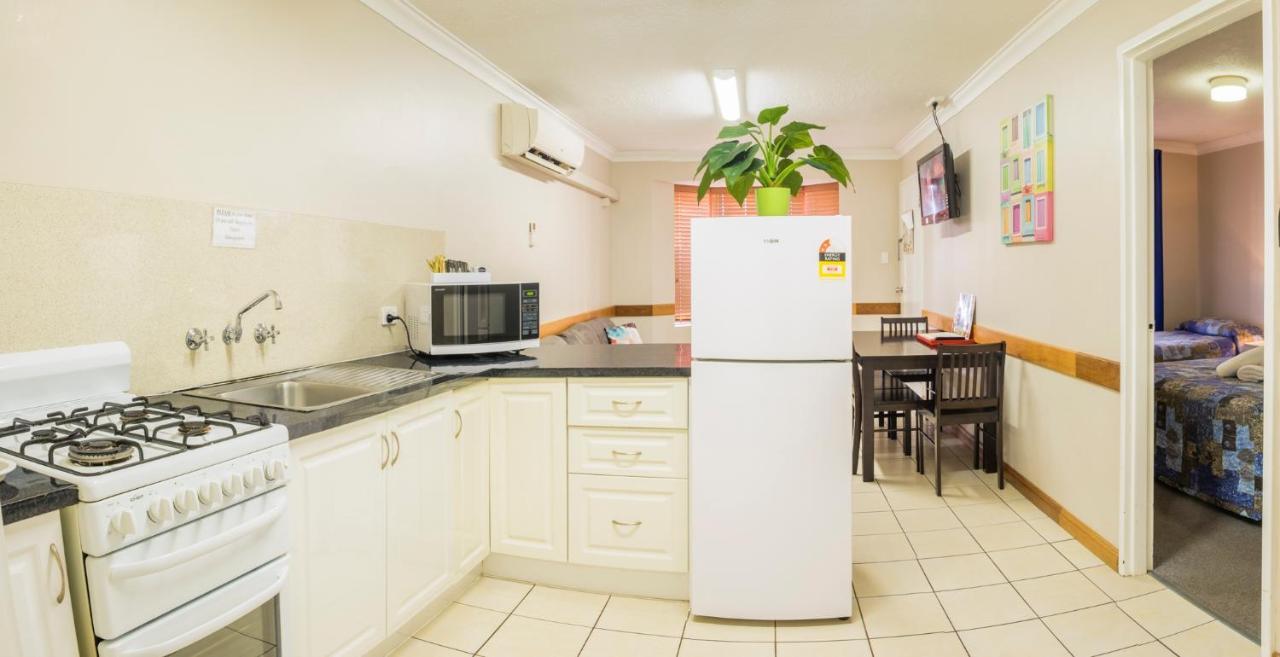 ホテル Australind Tourist Park エクステリア 写真
