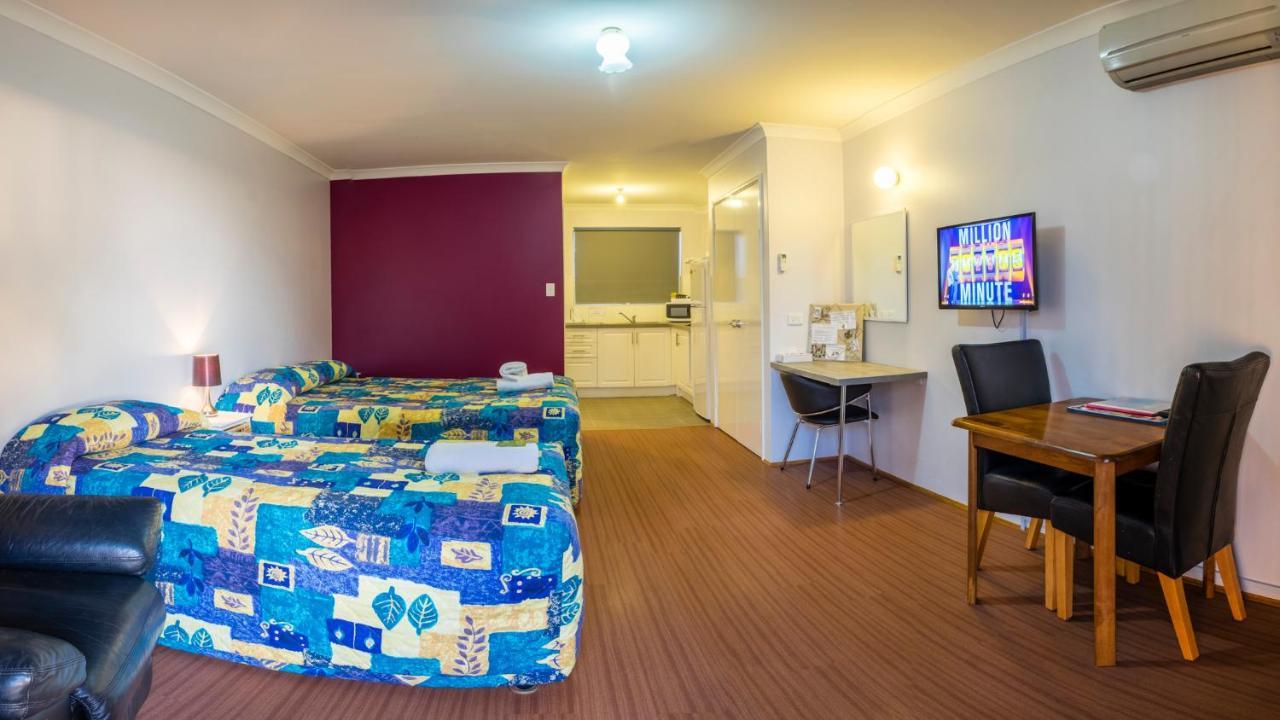ホテル Australind Tourist Park エクステリア 写真