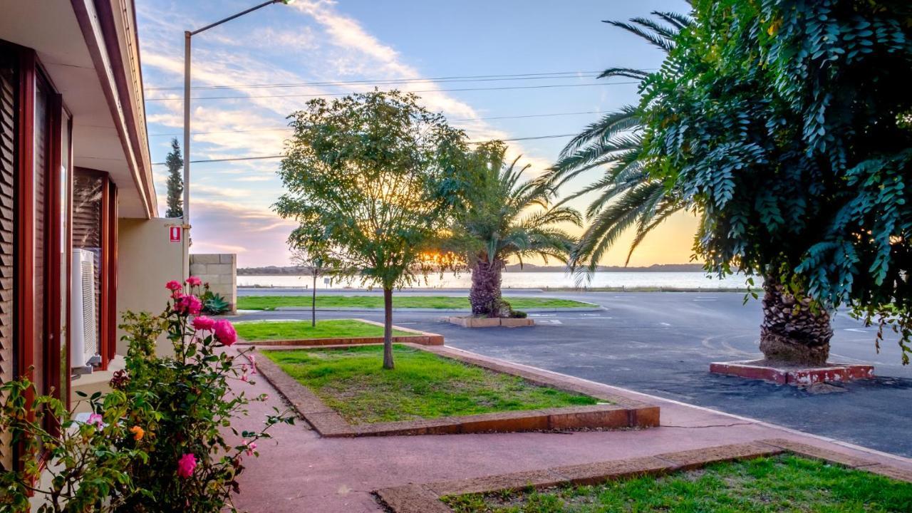 ホテル Australind Tourist Park エクステリア 写真