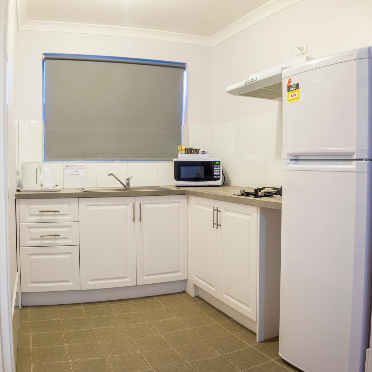 ホテル Australind Tourist Park エクステリア 写真