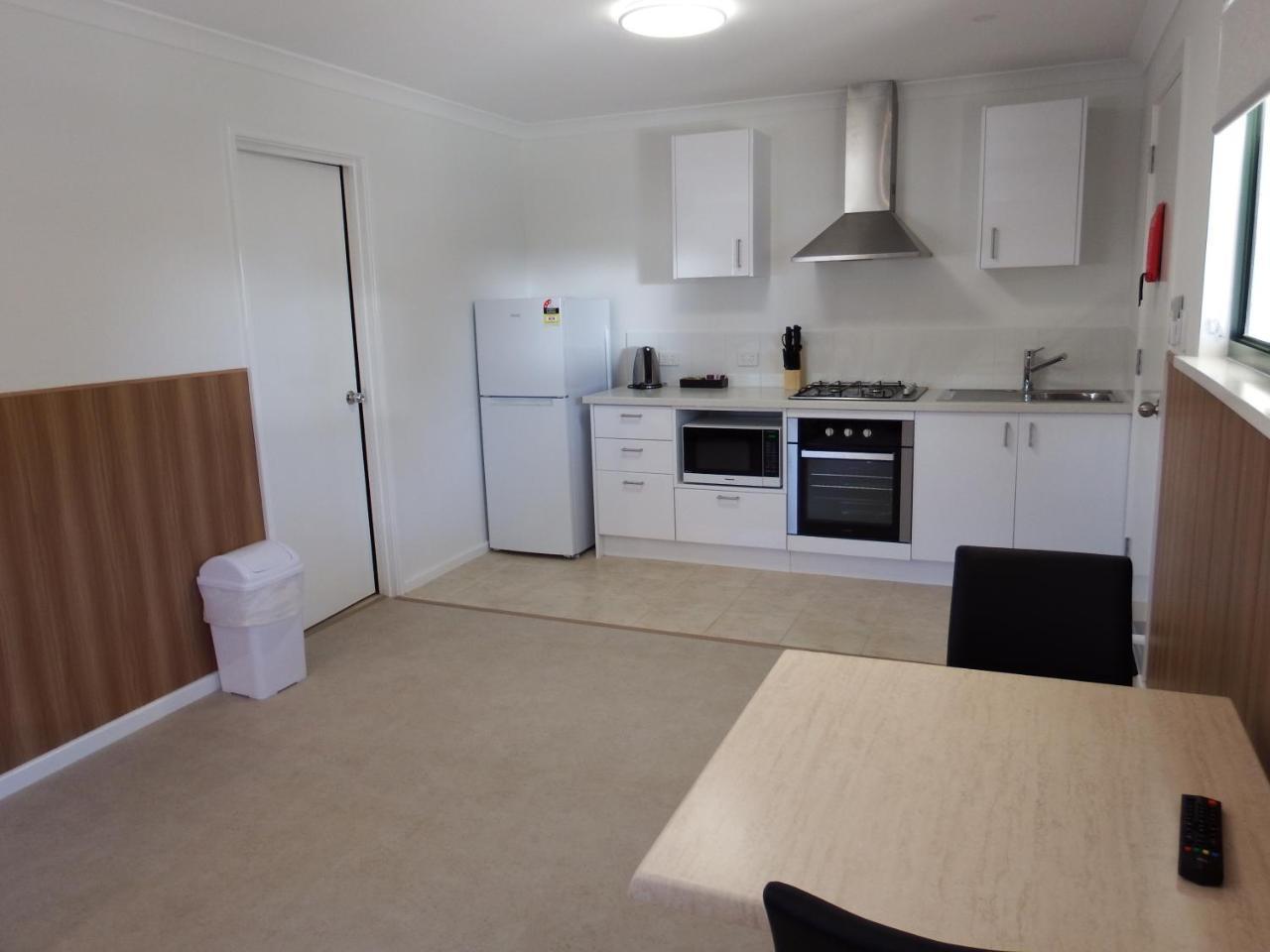 ホテル Australind Tourist Park エクステリア 写真