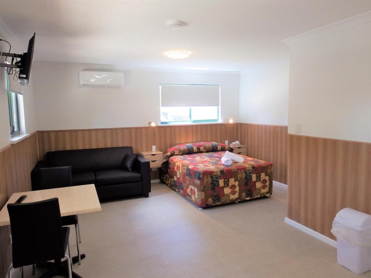 ホテル Australind Tourist Park エクステリア 写真